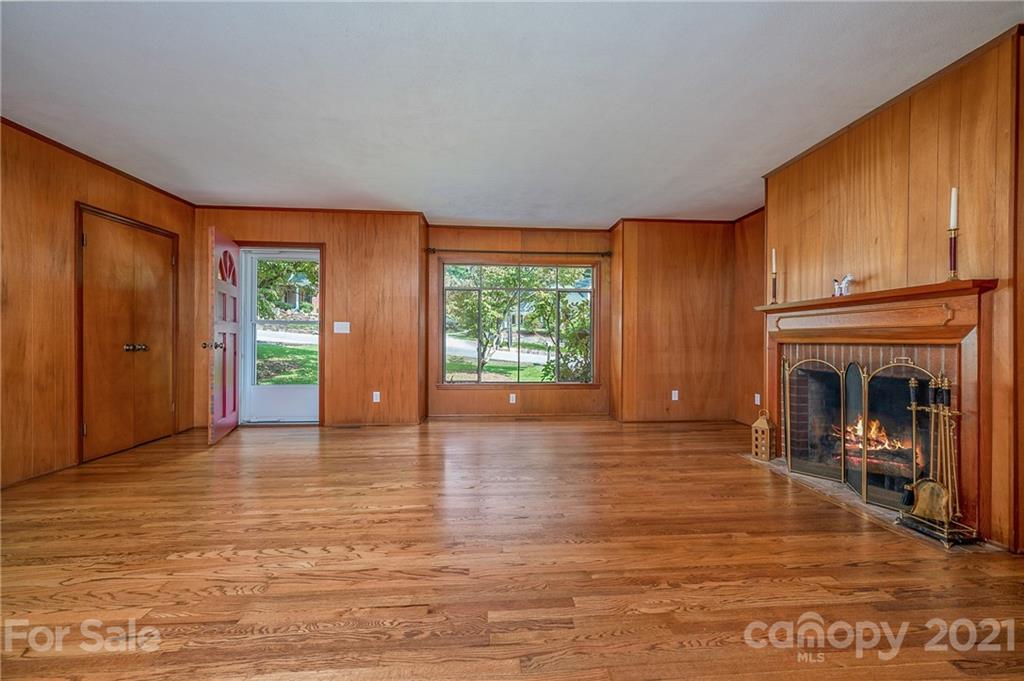 195 Grady Avenue Tryon, NC 28782 - Photo 5 of 31 Gallery Image 5