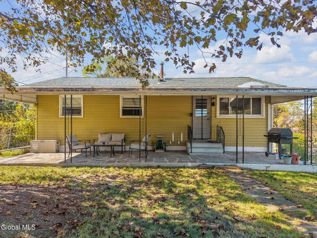 $260,900 | 64 Lawrence Street, Rensselaer, NY 12144