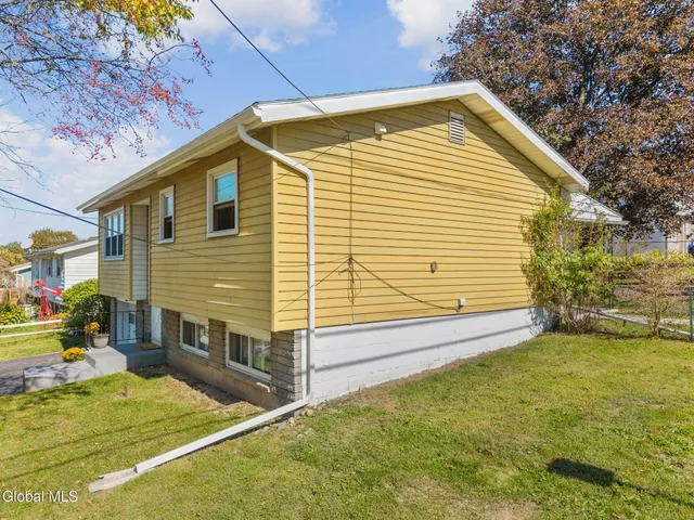 $260,900 | 64 Lawrence Street, Rensselaer, NY 12144