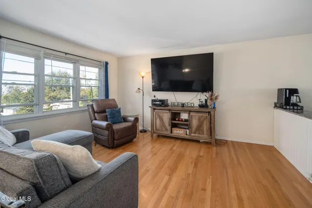 $260,900 | 64 Lawrence Street, Rensselaer, NY 12144