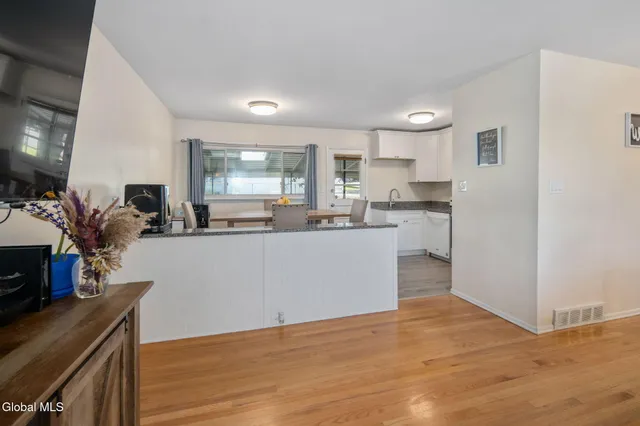 $260,900 | 64 Lawrence Street, Rensselaer, NY 12144