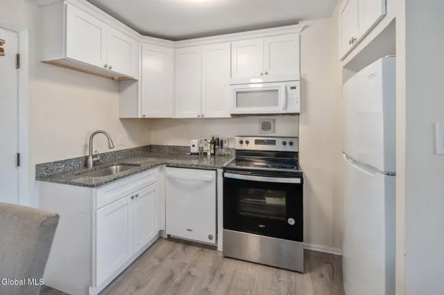 $260,900 | 64 Lawrence Street, Rensselaer, NY 12144