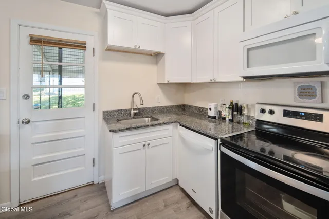 $260,900 | 64 Lawrence Street, Rensselaer, NY 12144