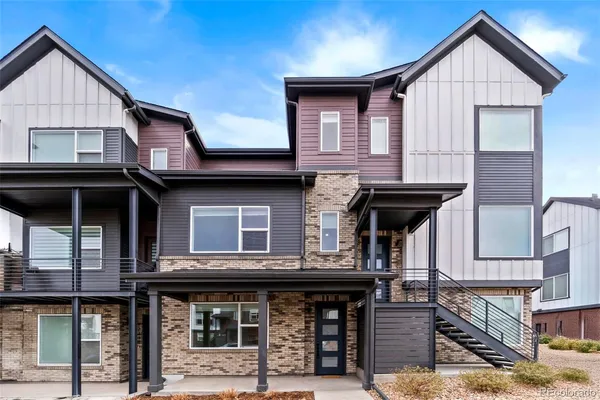 a view of house with outdoor space
