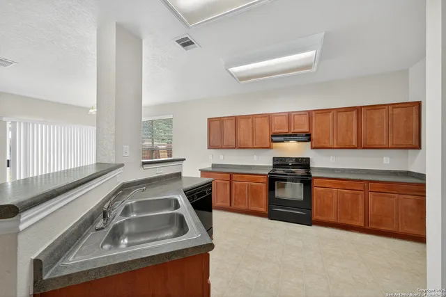 $299,950 | 221 Springtree Cove, Cibolo, TX 78108