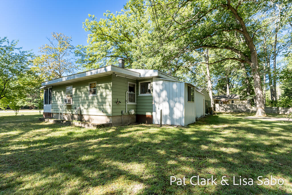 13983 State Road Nunica, MI 49448 - Photo 4 of 33 13983StateRd-4LoRes