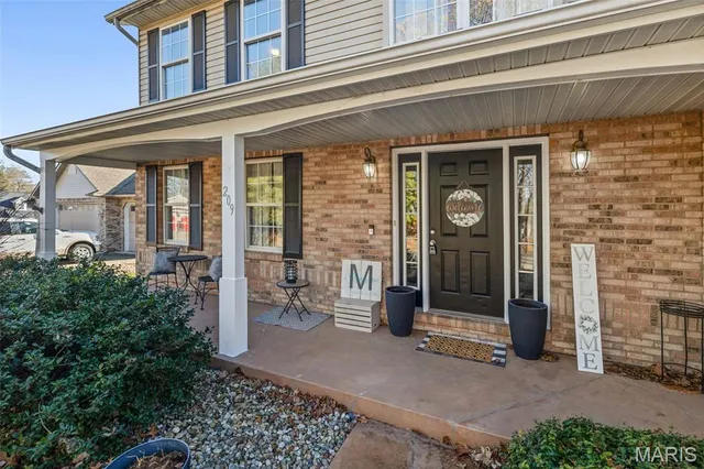 $315,000 | 209 Sturbridge Boulevard, Glen Carbon, IL 62034