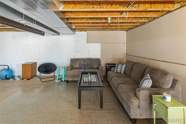 $315,000 | 209 Sturbridge Boulevard, Glen Carbon, IL 62034