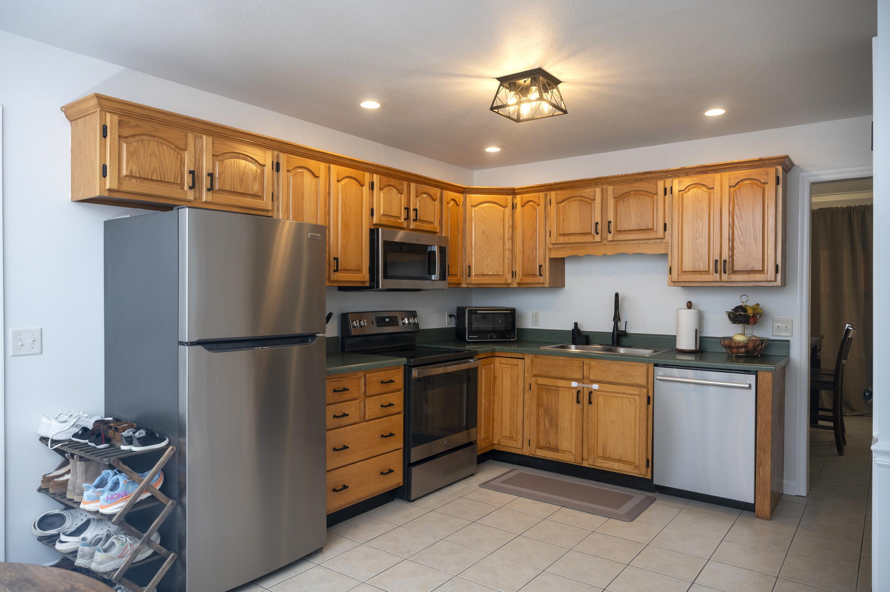 874 Spring Meadows Drive Ringgold, GA 30736 - Photo 22 of 27 kitchen1