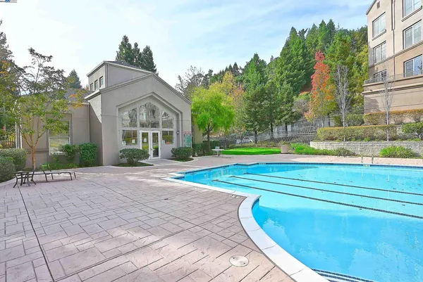 $394,000 | 280 Caldecott Lane, Unit 221, Oakland, CA 94618