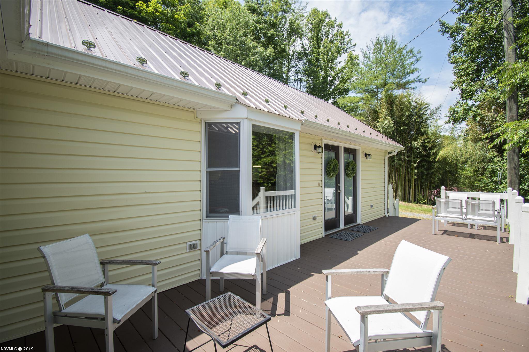 1005 Redbud Road Blacksburg, VA 24060 - Photo 5 of 35 Gallery Image 5