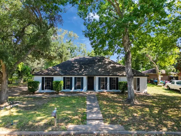 $235,000 | 1215 Briar Lane, Wharton, TX 77488