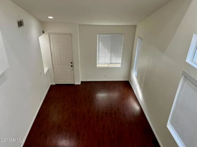 $4,000 | 658 Avenida Magdalena, Camarillo, CA 93010