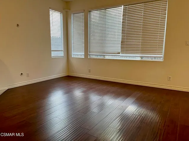 $4,000 | 658 Avenida Magdalena, Camarillo, CA 93010