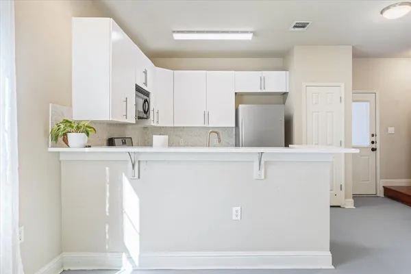 $2,100 | 1210 East M. Franklin Avenue, Unit B, Austin, TX 78721