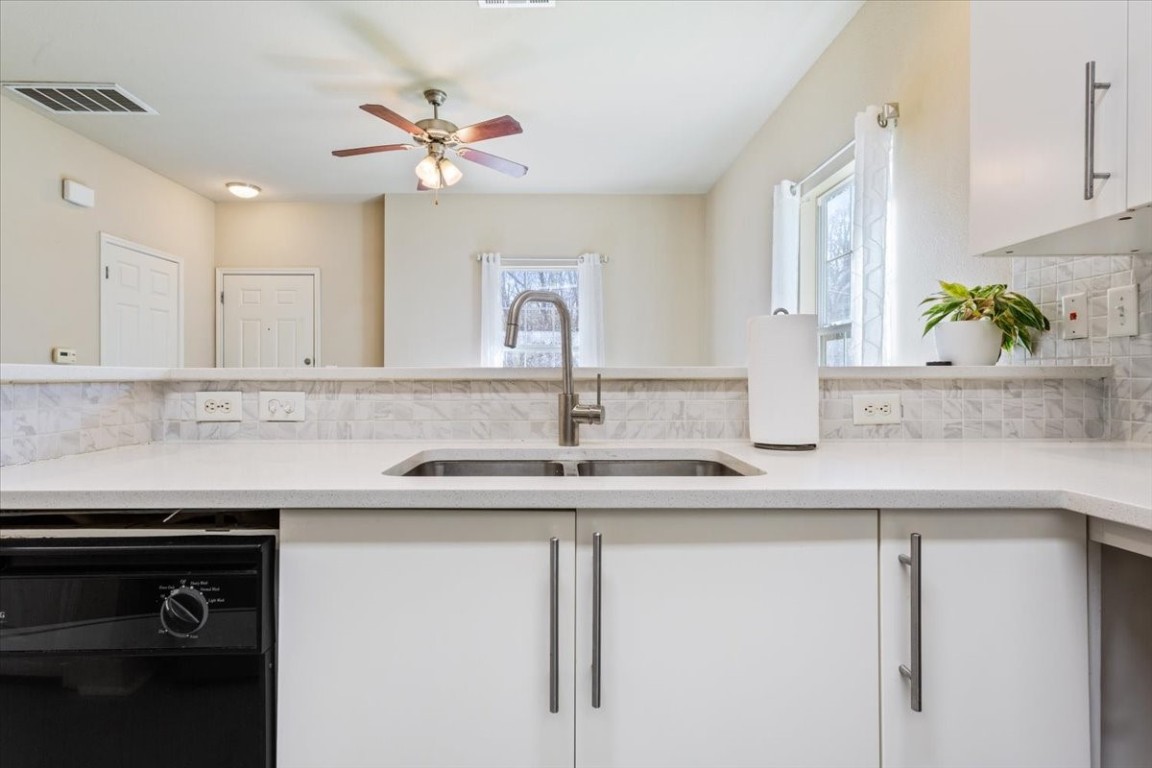 1210 East M. Franklin Avenue, Unit B Austin, TX 78721 - Photo 15 of 31 It’s the perfect blend of urban efficiency and everyday comfort.