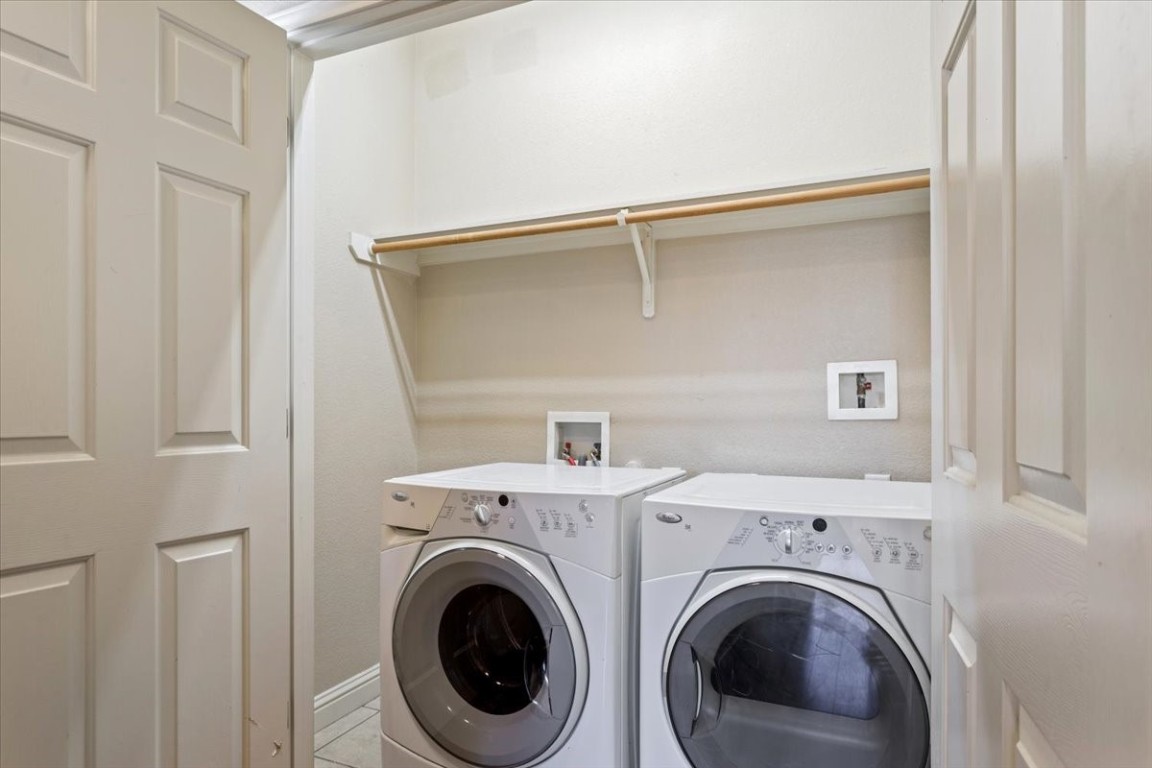 1210 East M. Franklin Avenue, Unit B Austin, TX 78721 - Photo 26 of 31 The included washer and dryer make everyday living simple and convenient.