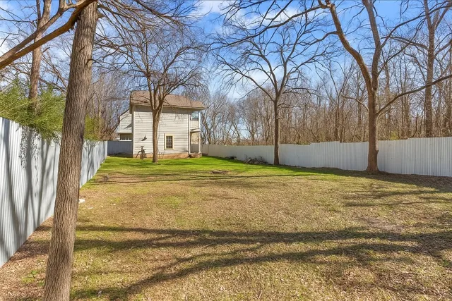 $2,100 | 1210 East M. Franklin Avenue, Unit B, Austin, TX 78721