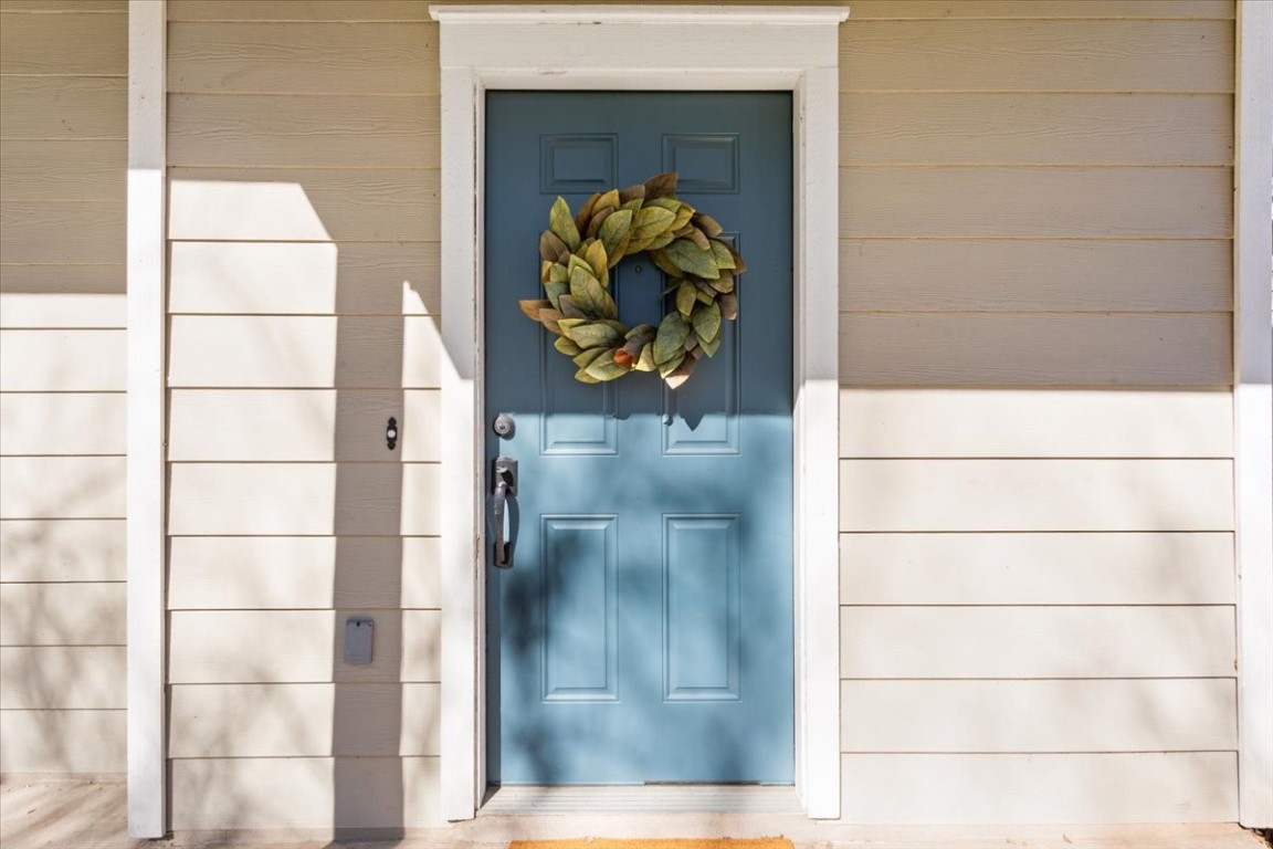 1210 East M. Franklin Avenue, Unit B Austin, TX 78721 - Photo 4 of 32 a picture of door of a house