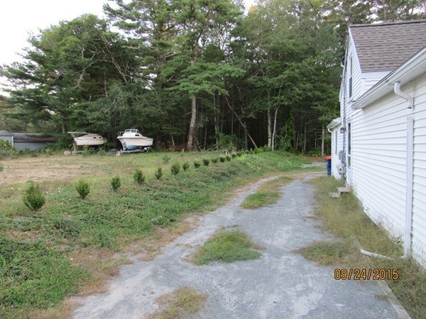 47 Swifts Beach Road Wareham, MA 02571 - Photo 2 of 28 Gallery Image 2