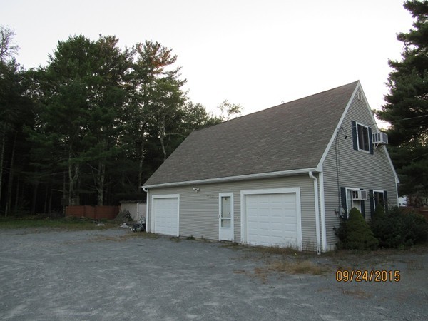 47 Swifts Beach Road Wareham, MA 02571 - Photo 3 of 28 Gallery Image 3