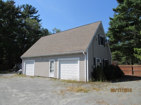 47 Swifts Beach Road Wareham, MA 02571 - Photo 4 of 28 Gallery Image 4