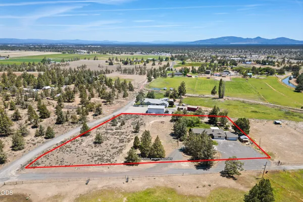$690,000 | 6492 Southwest 51st Street, Redmond, OR 97756