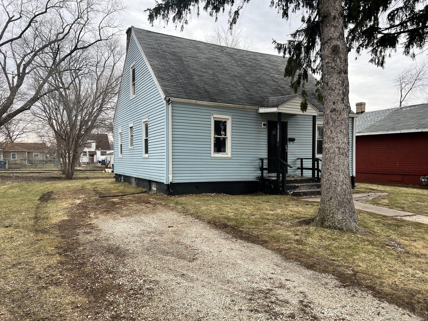 370 Albert Boulevard Kankakee, IL 60901 - Photo 2 of 20 a view of a house with a yard