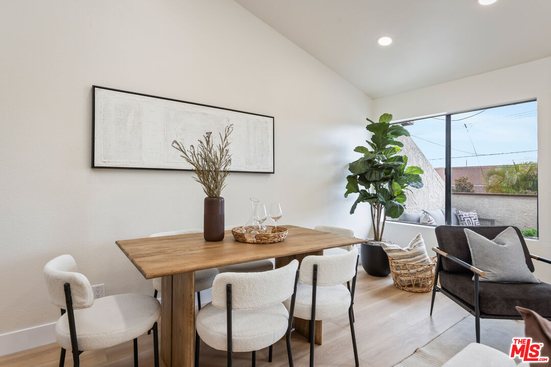 164 West 220th Street, Unit 10 Carson, CA 90745 - Photo 11 of 38