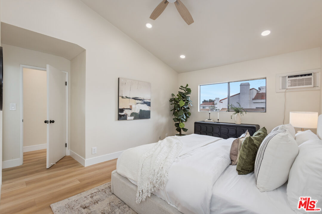 164 West 220th Street, Unit 10 Carson, CA 90745 - Photo 23 of 38