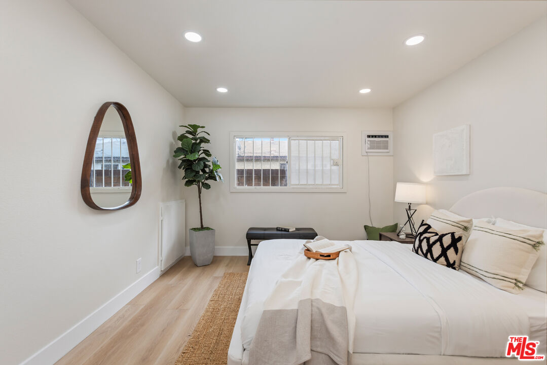 164 West 220th Street, Unit 10 Carson, CA 90745 - Photo 31 of 38