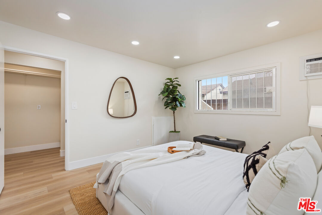 164 West 220th Street, Unit 10 Carson, CA 90745 - Photo 32 of 38