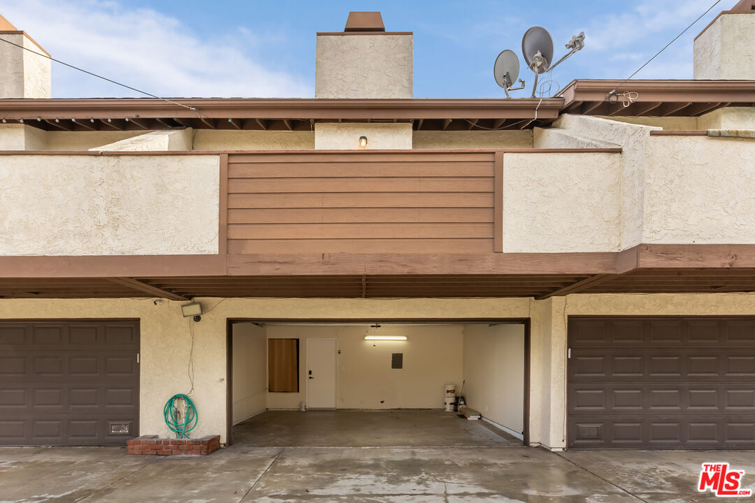 164 West 220th Street, Unit 10 Carson, CA 90745 - Photo 36 of 38