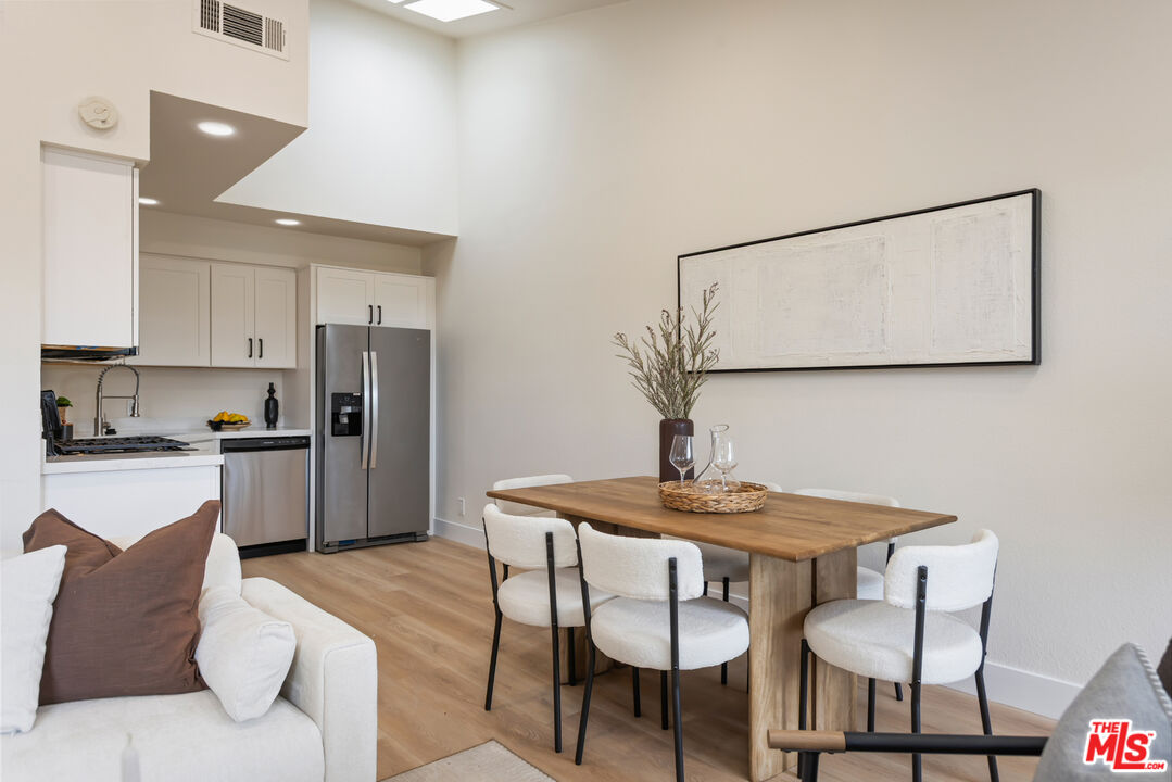 164 West 220th Street, Unit 10 Carson, CA 90745 - Photo 10 of 38