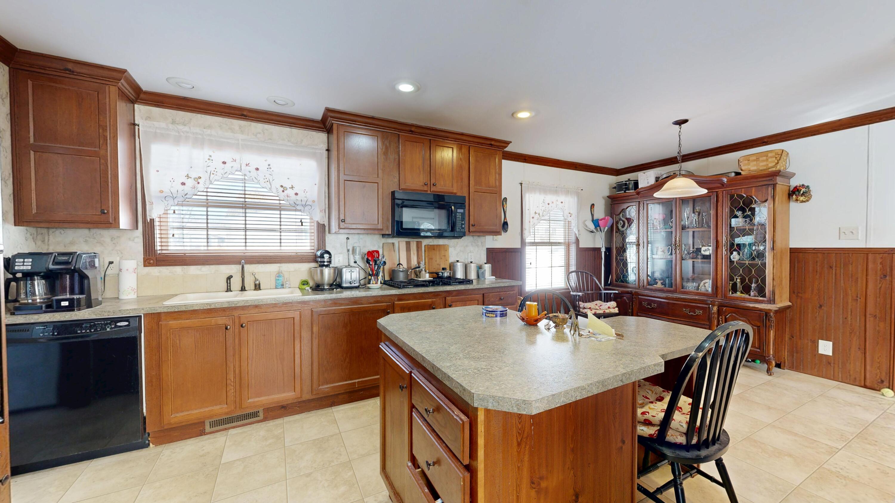 8 Sheldon Place Lewiston, ME 04240 - Photo 4 of 32 Kitchen
