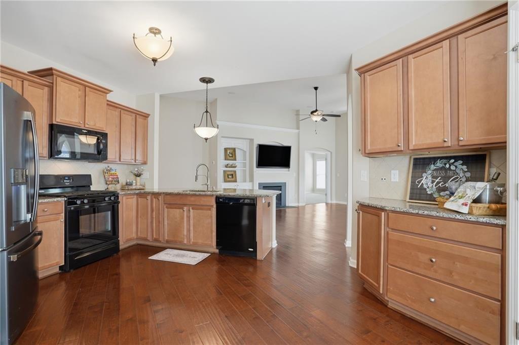 152 Heritage Pointe Woodstock, GA 30189 - Photo 6 of 27