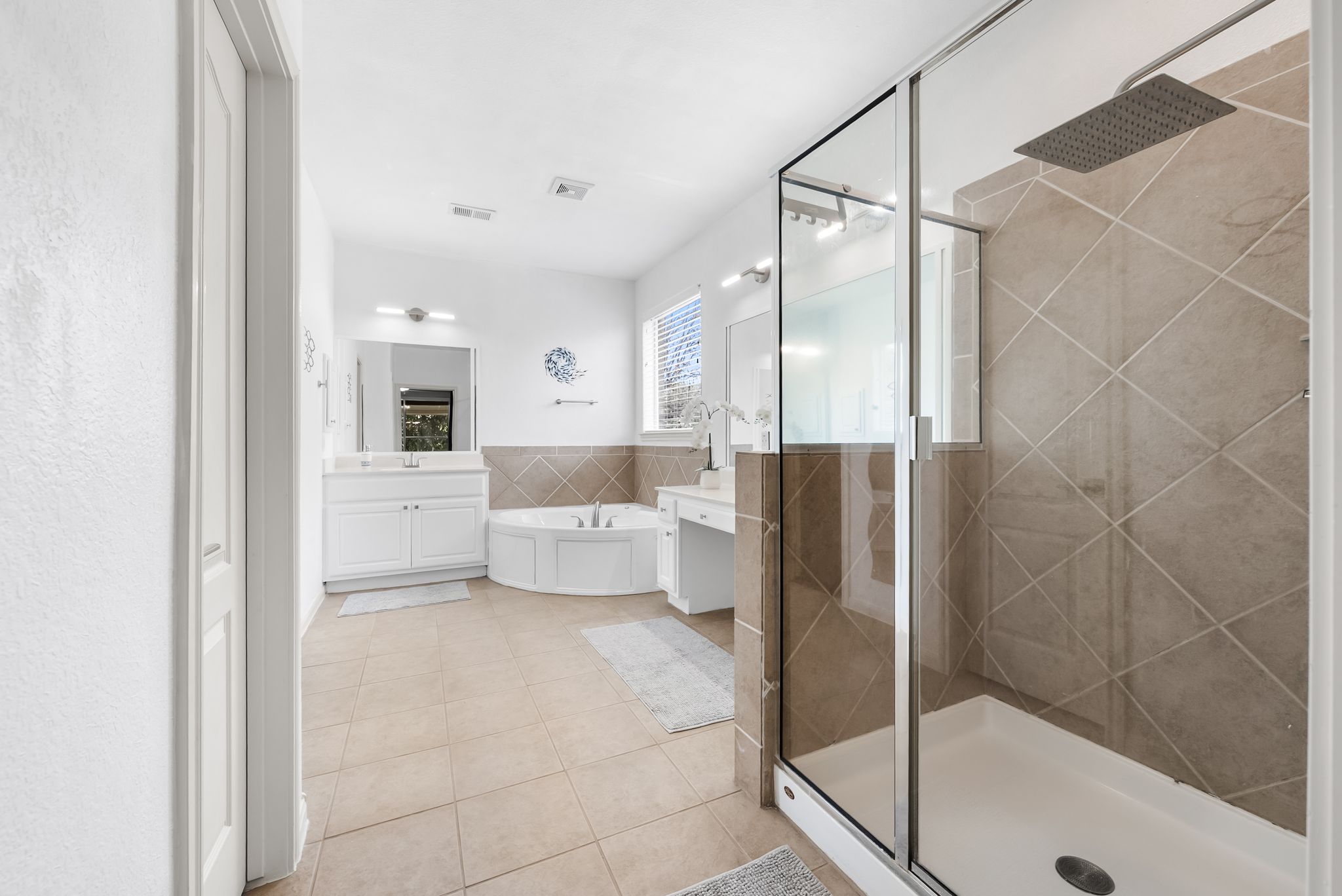 2429 Shire Ridge Drive Austin, TX 78732 - Photo 19 of 39