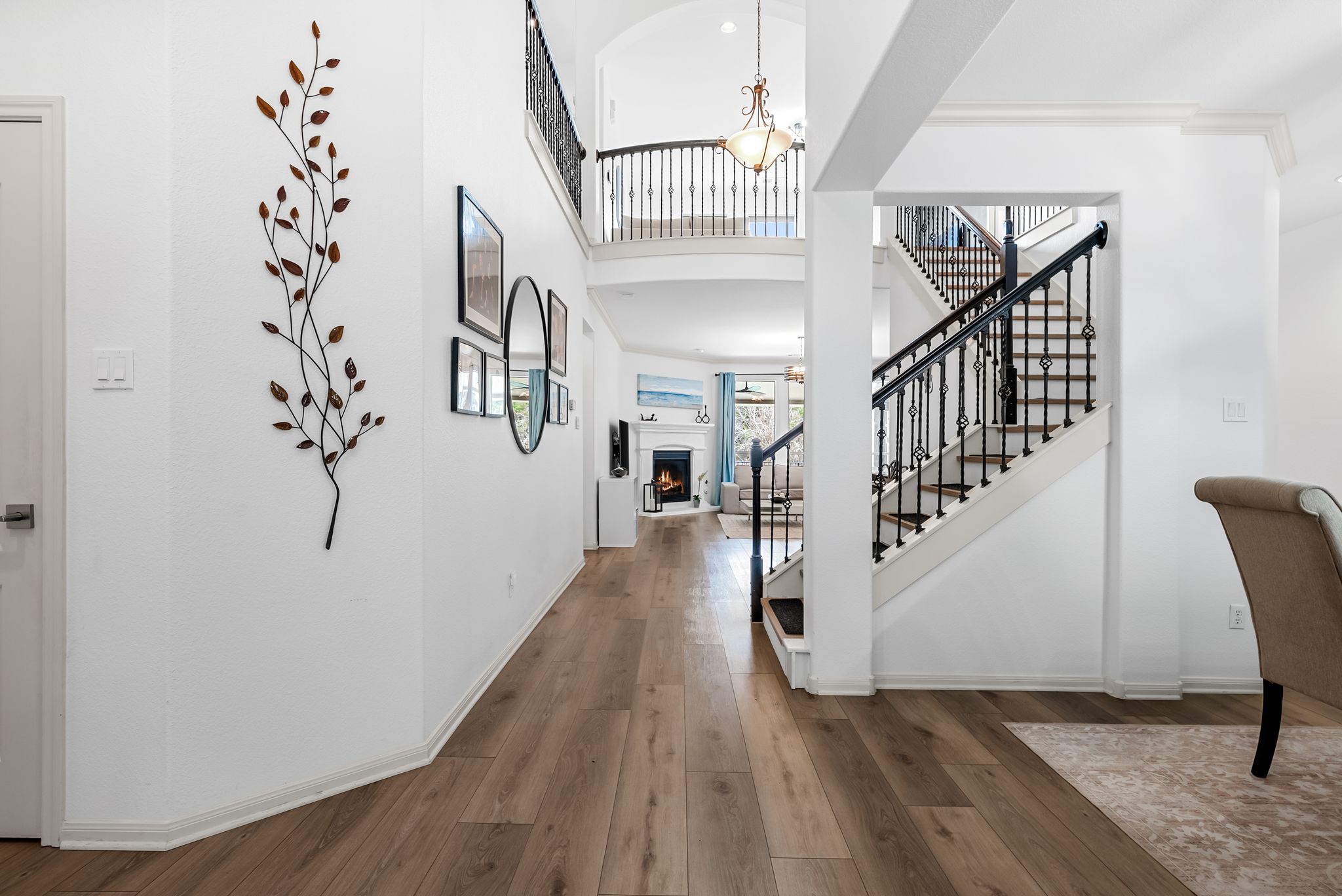 2429 Shire Ridge Drive Austin, TX 78732 - Photo 10 of 39