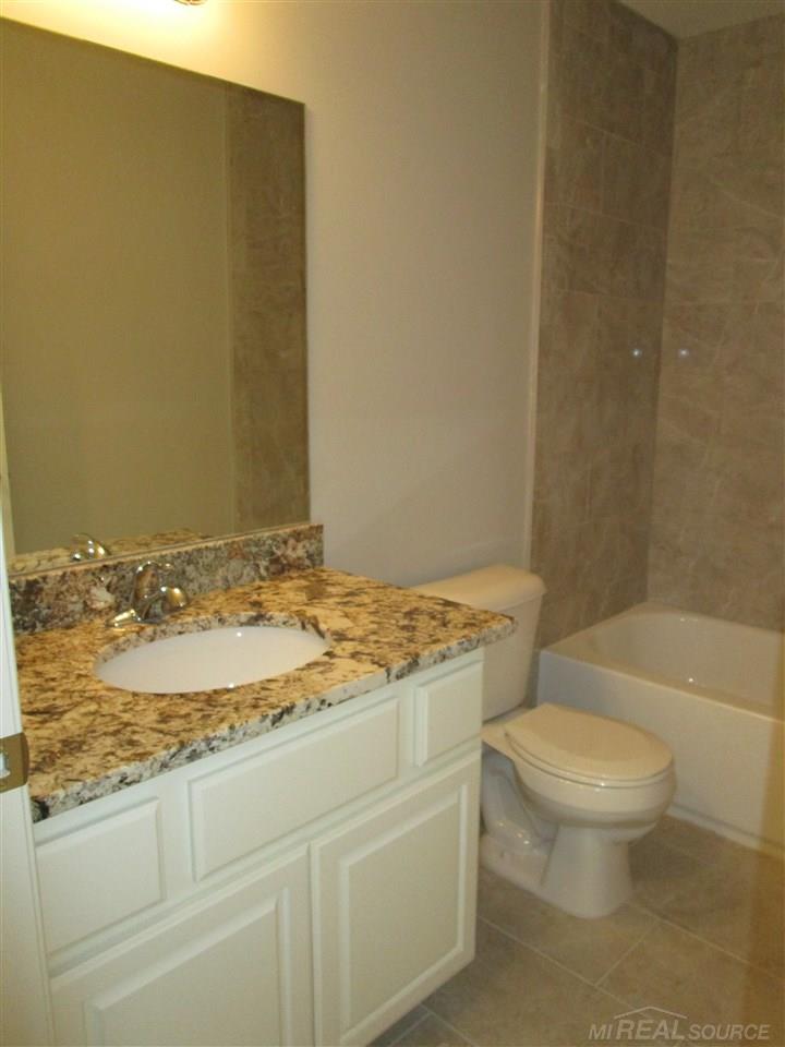 47392 Mariners New Baltimore, MI 48051 - Photo 7 of 14
