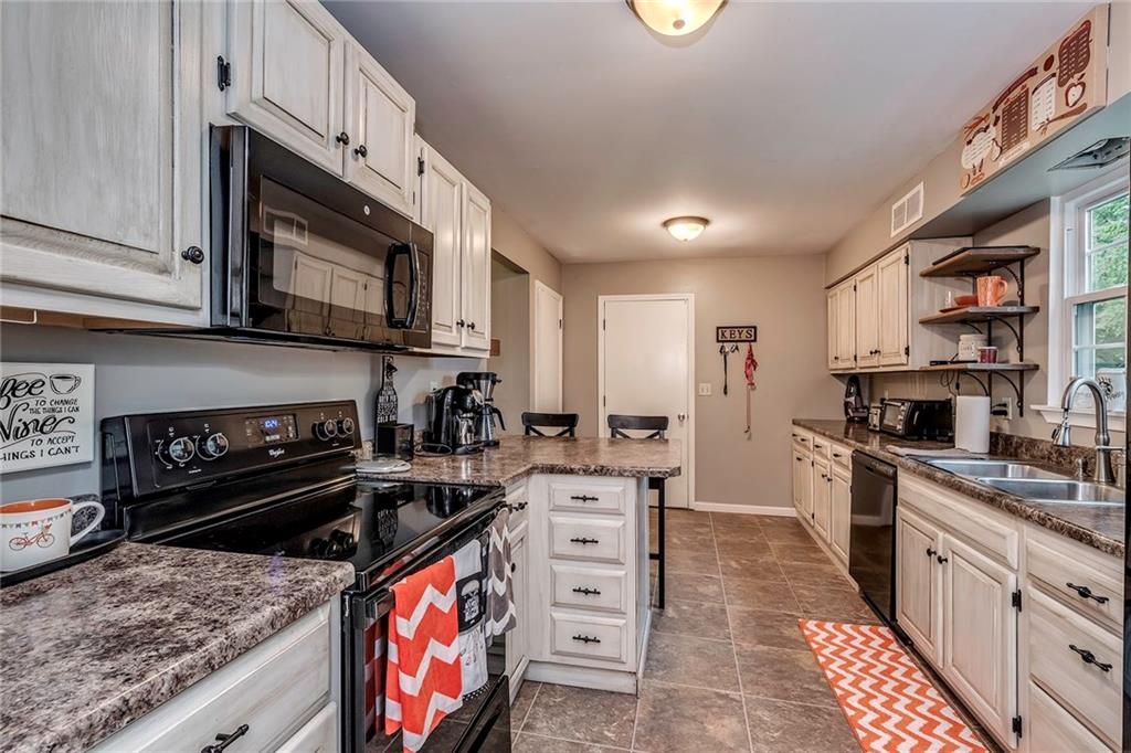 2412 Woodbine Road Aliquippa, PA 15001 - Photo 13 of 25 Gallery Image 13