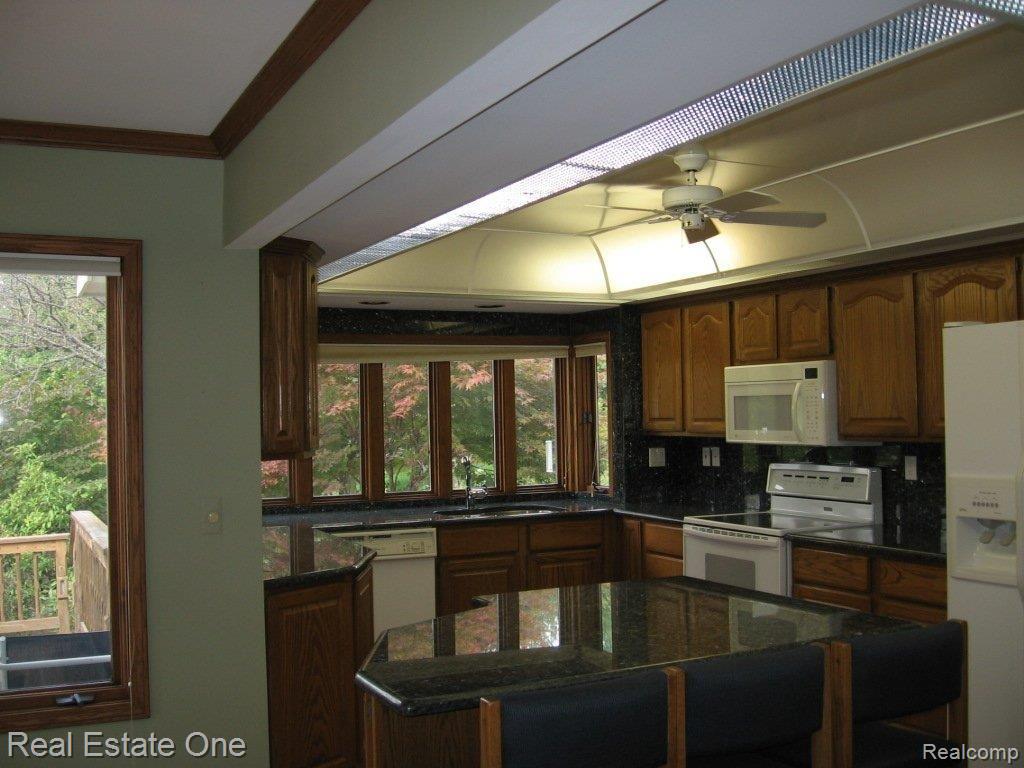 1920 Lakeville Road Leonard, MI 48367 - Photo 15 of 22 Kitchen