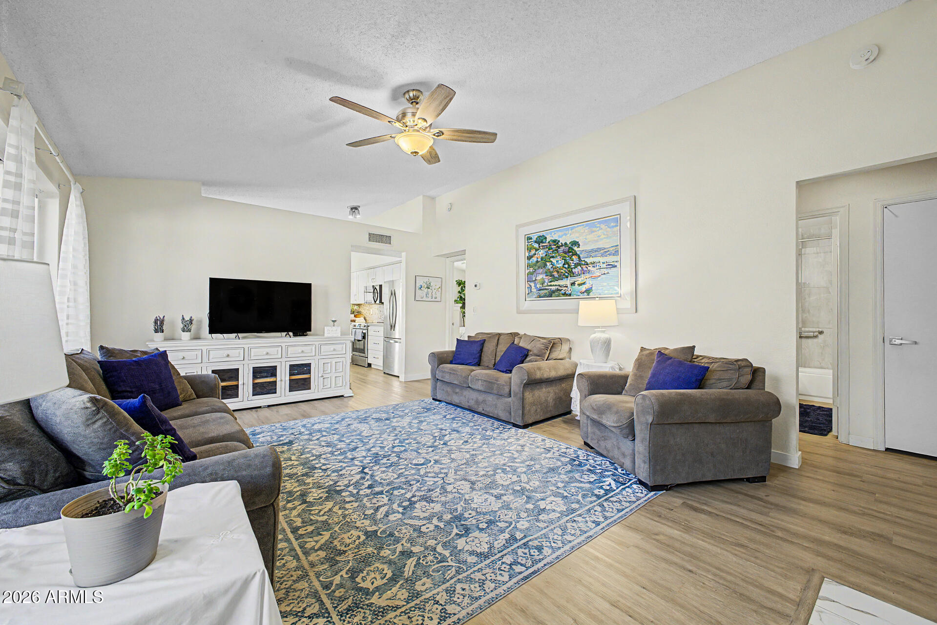 4711 East Piedmont Road Phoenix, AZ 85044 - Photo 3 of 39 07 - Living Room