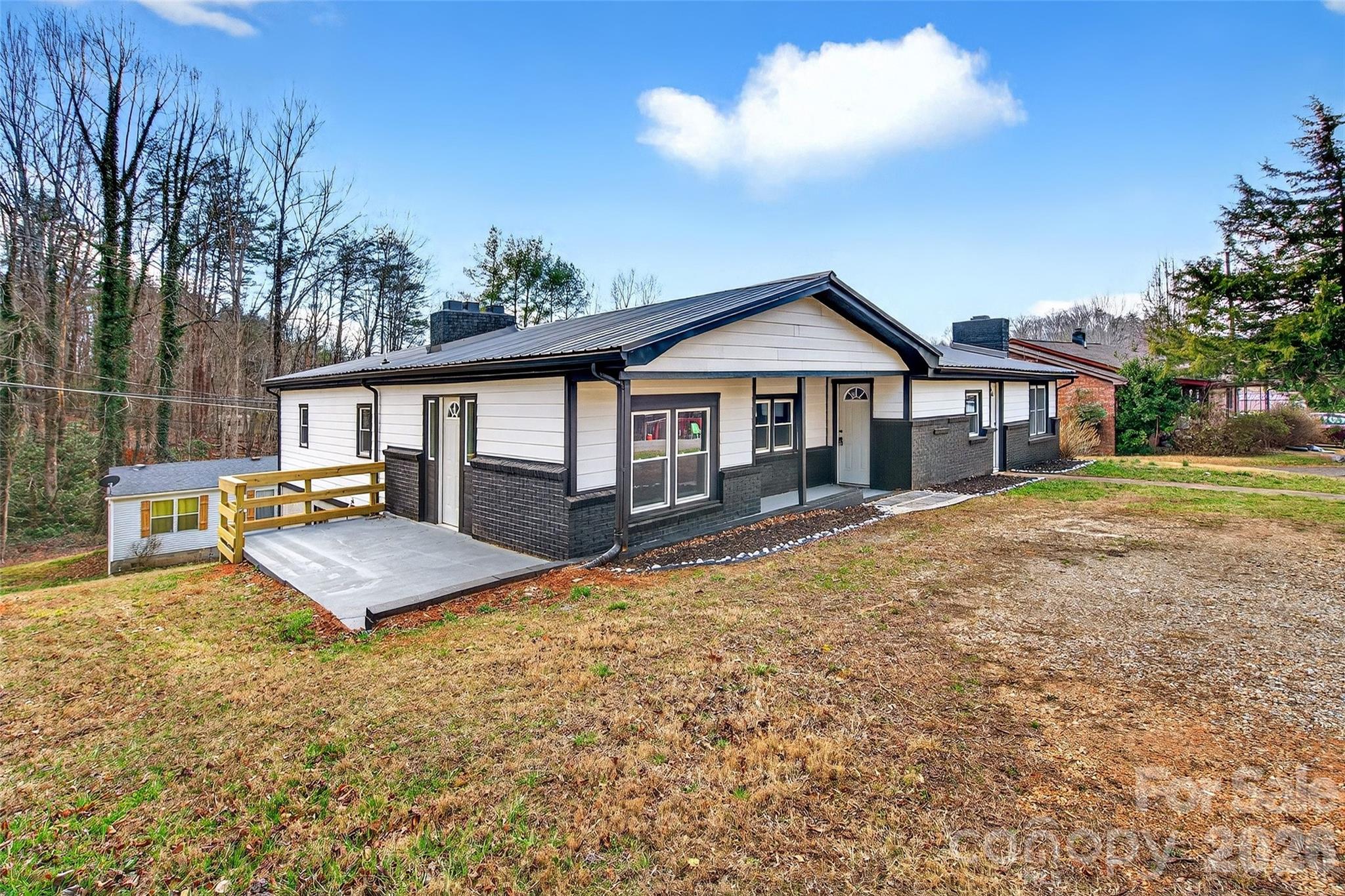 90 Ebenezer Road Old Fort, NC 28762 - Photo 2 of 44