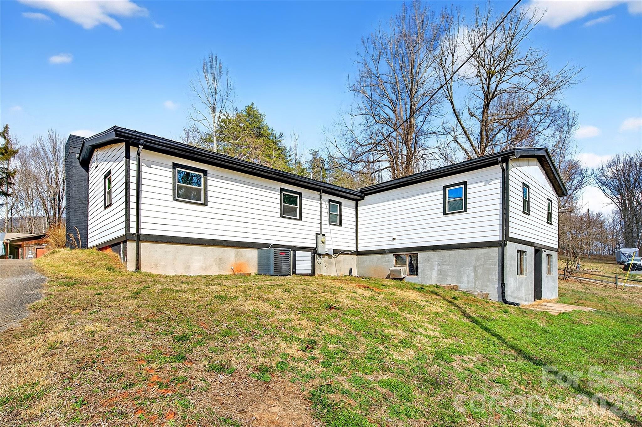 90 Ebenezer Road Old Fort, NC 28762 - Photo 5 of 44