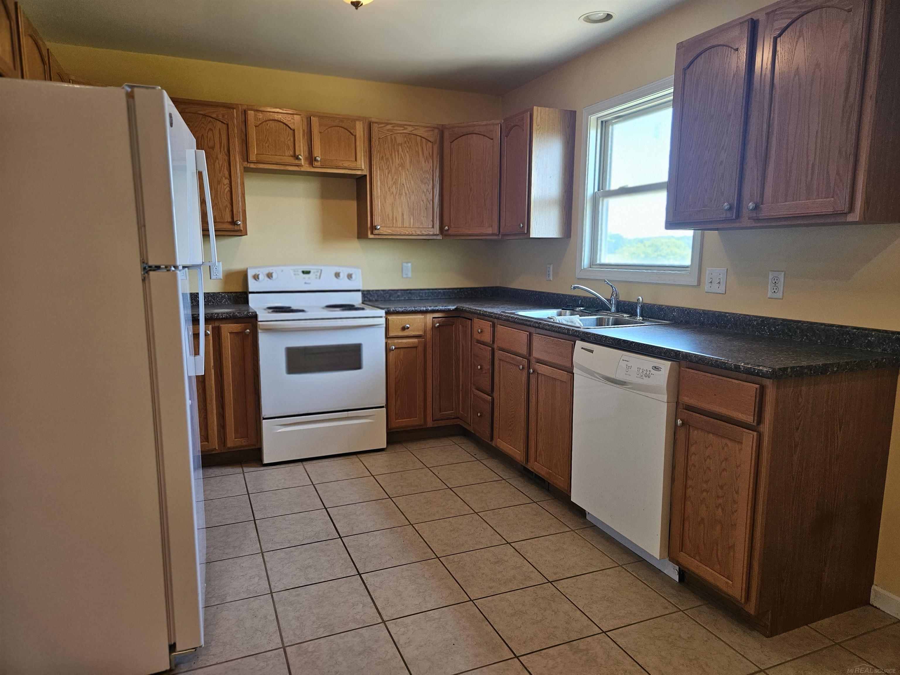 6565 Fargo Road Croswell, MI 48422 - Photo 4 of 34