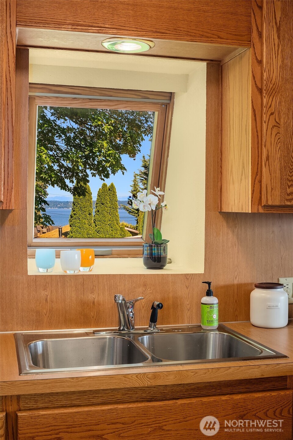12422 Southwest Bachelor Road Vashon, WA 98070 - Photo 23 of 35