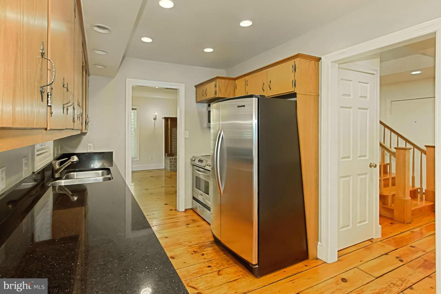 12467 Henderson Road Clifton, VA 20124 - Photo 12 of 30 Kitchen