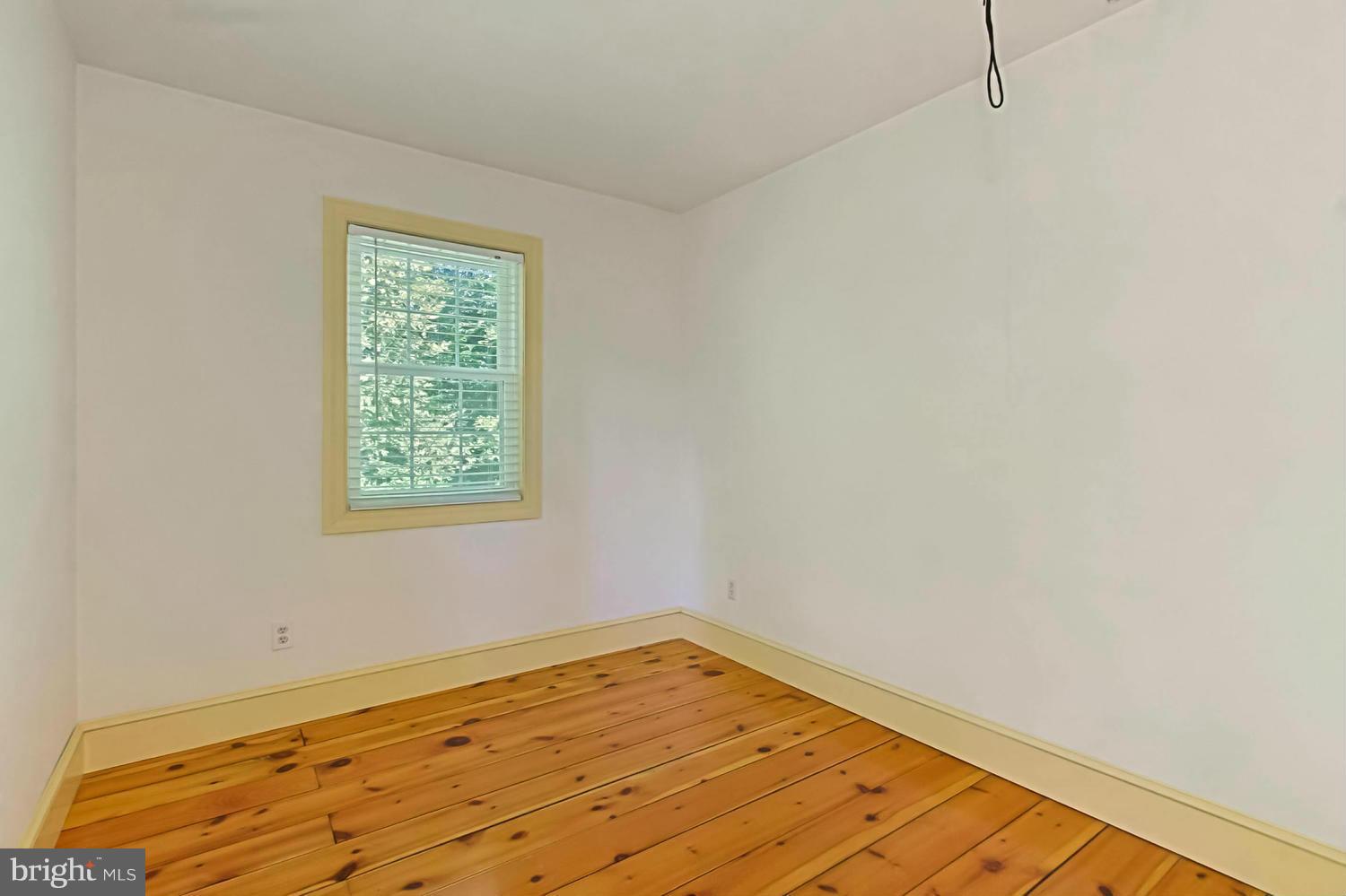12467 Henderson Road Clifton, VA 20124 - Photo 20 of 30 Bedroom