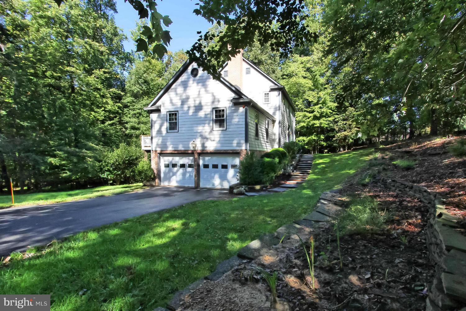 12467 Henderson Road Clifton, VA 20124 - Photo 3 of 30 Exterior (General)