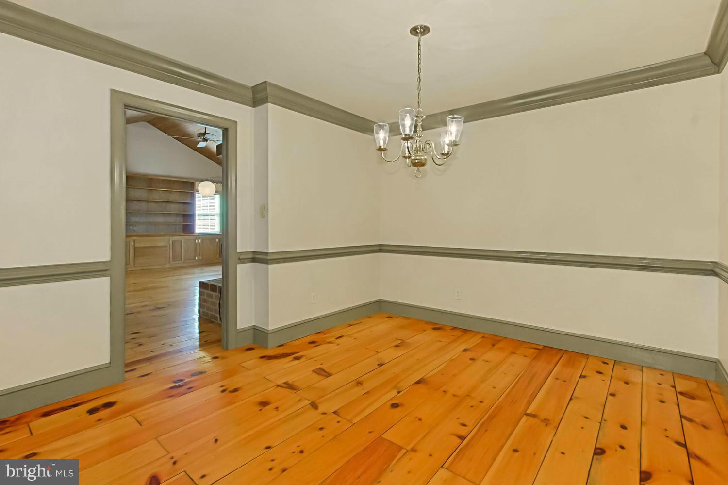 12467 Henderson Road Clifton, VA 20124 - Photo 5 of 30 Dining Room